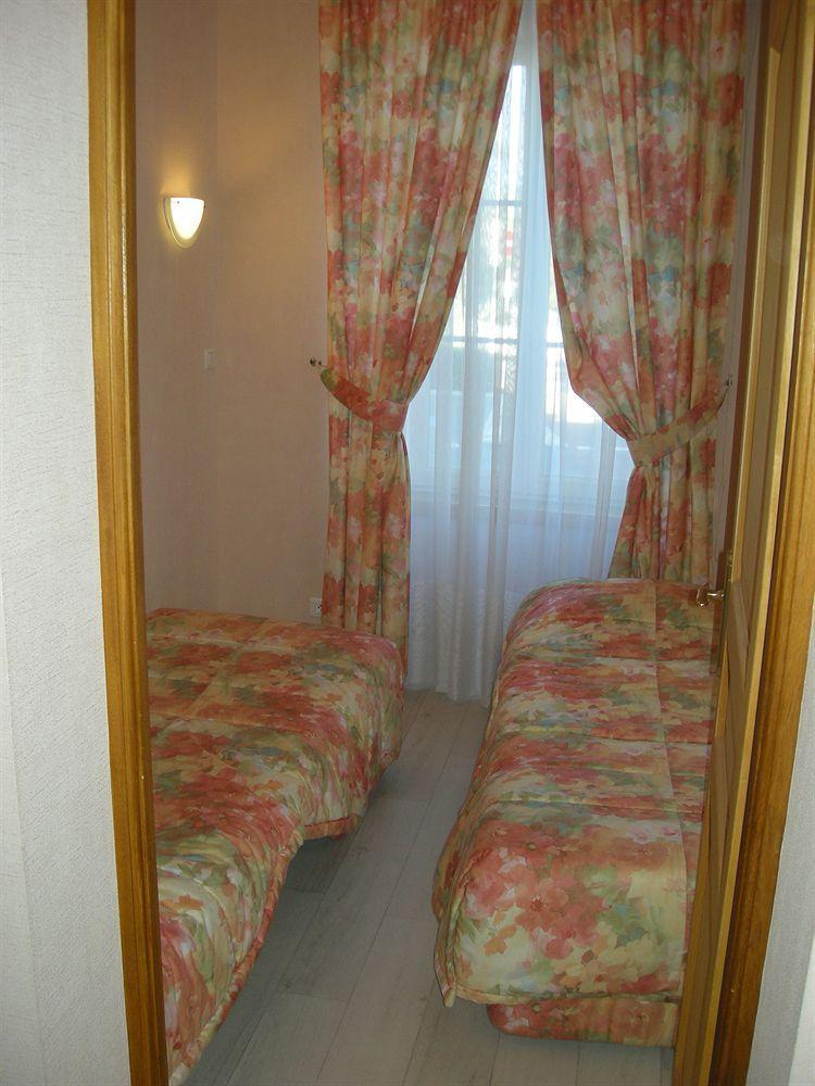 Hotel La Renaissance Cherbourg-en-Cotentin Zewnętrze zdjęcie