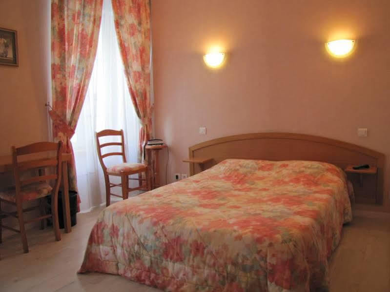 Hotel La Renaissance Cherbourg-en-Cotentin Zewnętrze zdjęcie